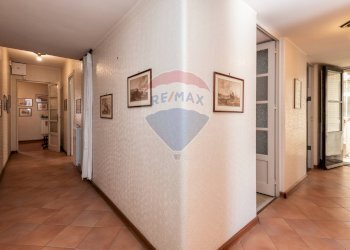 Hall / corridoio - Appartamento Via Umberto
 
330, Catania - foto 8