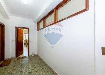 Hall / corridoio - Bilocale Via Carducci
 
16, San Giovanni la Punta - foto 14