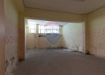 Stanza vuota - Magazzino strada statale 114, Messina - foto 1