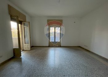 Stanza vuota - Appartamento Via Alessandro Manzoni
 
24, Caltagirone - foto 1