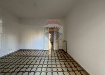 Stanza vuota - Appartamento Via Alessandro Manzoni
 
24, Caltagirone - foto 24