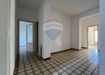 Stanza vuota - Appartamento Via Alessandro Manzoni
 
24, Caltagirone - foto 23