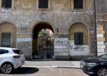 Edificio all\'aperto - Four-room apartment Roma - photo 1