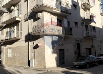 Edificio all\'aperto - Trilocale Via Marcello Cavalieri
 
38, Manfredonia - foto 3