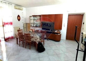 Sala da pranzo - Trilocale Via Marcello Cavalieri
 
38, Manfredonia - foto 10