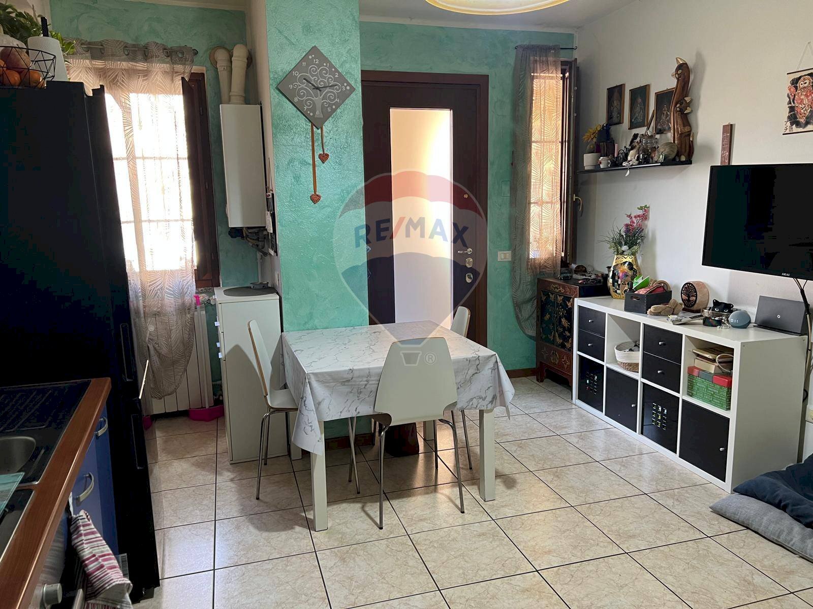 Sala da pranzo - Bilocale via Donizetti
 
18, Cologno al Serio - foto 1