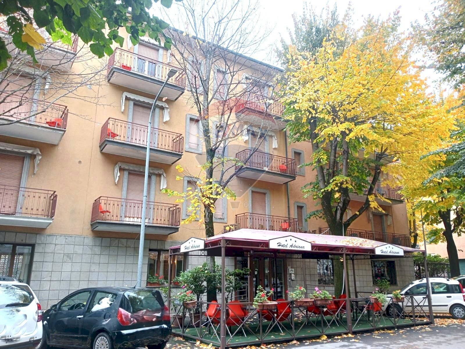 Edificio all\'aperto - Hotel Via Serdini
 
76, Abbadia San Salvatore - foto 1