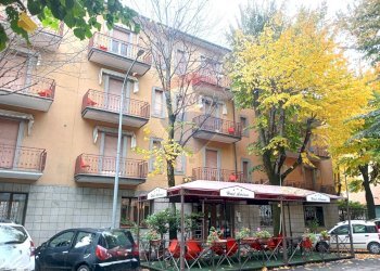 Edificio all\'aperto - Hotel Via Serdini
 
76, Abbadia San Salvatore - foto 1