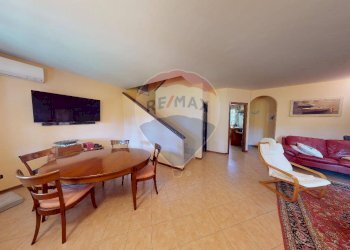 Sala da pranzo - Villa a Schiera Via Pietro Nenni
 
16, Cura Carpignano - foto 9