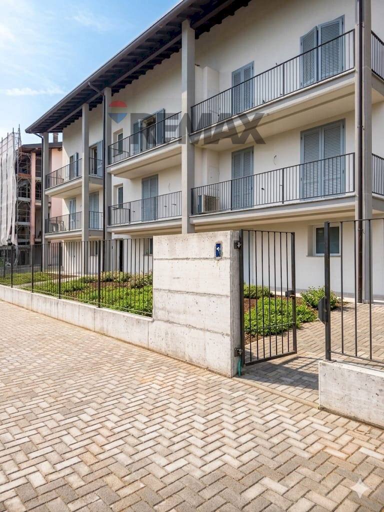 Edificio all\'aperto - Trilocale Via delle grazie
21, Albuzzano - foto 3