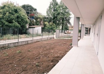 Terrazza - Three-room apartment Via delle Grazie, Albuzzano - photo 6