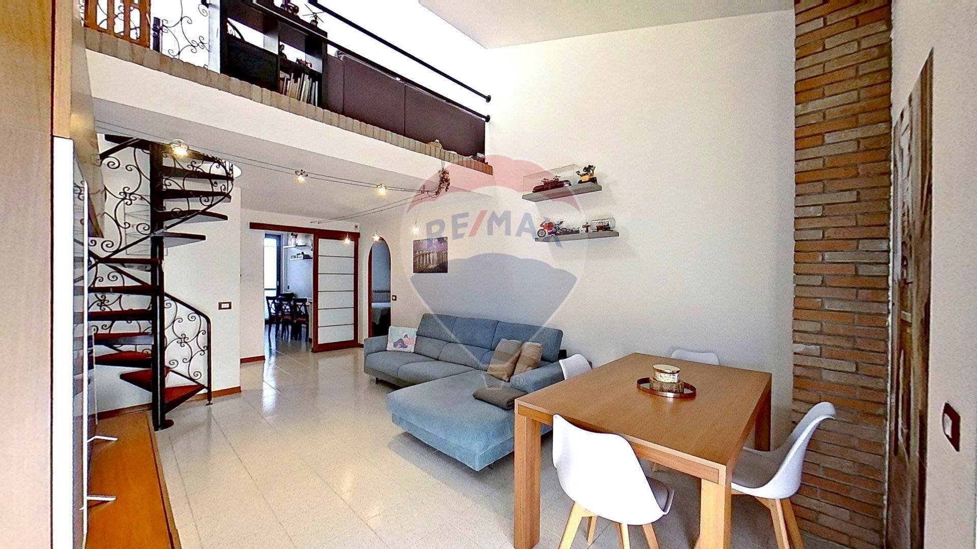 Sala da pranzo - Four-room apartment VIA DELLA PERGOLA
 
3, Busto Arsizio - photo 3