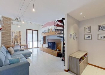 Soggiorno - Quadrilocale VIA DELLA PERGOLA
 
3, Busto Arsizio - foto 2