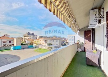 Balcone - Quadrilocale VIA DELLA PERGOLA
 
3, Busto Arsizio - foto 1