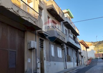 Edificio all\'aperto - Appartamento via Biagio Bini
 
12, Comiso - foto 1