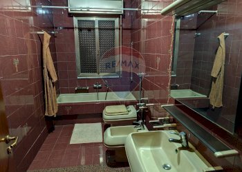Bagno - Appartamento via Biagio Bini
 
12, Comiso - foto 5