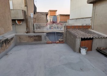 Terrazza - Appartamento via Biagio Bini
 
12, Comiso - foto 7