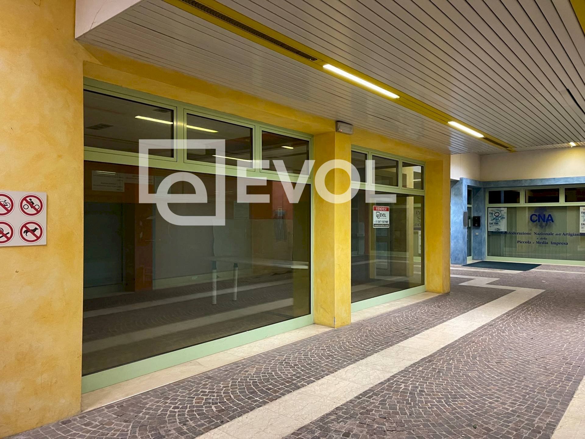 Foto 2 - Locale Commerciale via Sottopovolo
 
85, Latisana - foto 2