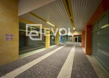 Foto 5 - Locale Commerciale via Sottopovolo
 
85, Latisana - foto 5