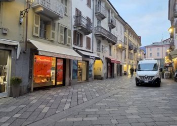 Foto 2 - Attività Commerciale Via Aubert
 
22, Aosta - foto 2