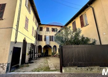 Edificio all\'aperto - Casa indipendente via Chiesa
 
6, Canzo - foto 1