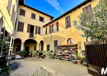 Edificio all\'aperto - Casa indipendente via Chiesa
 
6, Canzo - foto 2