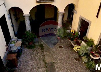 Giardino - Casa indipendente via Chiesa
 
6, Canzo - foto 11