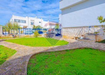 Giardino - Villa Via Alcide De Gasperi
 
21, Alberobello - foto 6