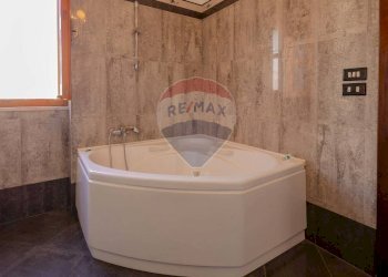 Bagno - Villa Via Alcide De Gasperi
 
21, Alberobello - foto 14