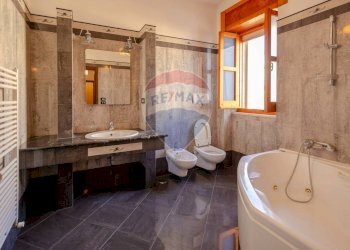 Bagno - Villa Via Alcide De Gasperi
 
21, Alberobello - foto 15