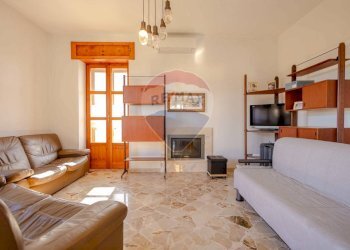 Soggiorno - Villa Via Alcide De Gasperi
 
21, Alberobello - foto 34