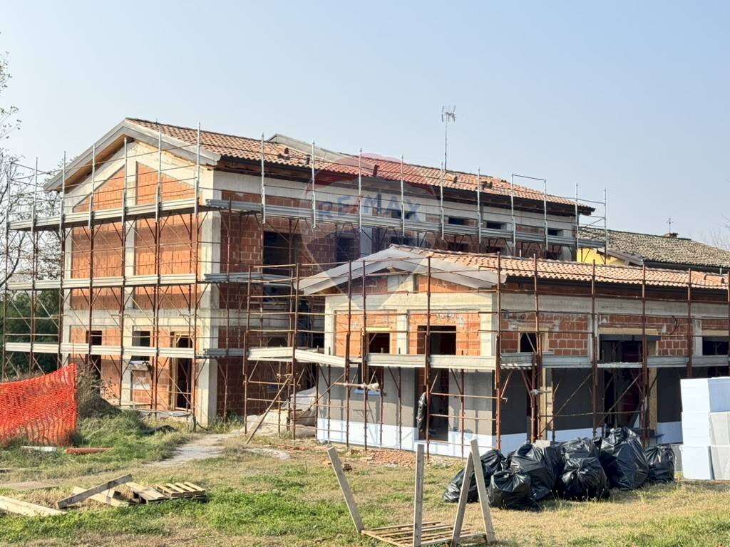 Edificio all\'aperto - Casa semi indipendente via modena
 
16, Parma - foto 3