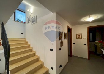 Scale - Villa via Primo Maggio
 
13, Montano Lucino - foto 10