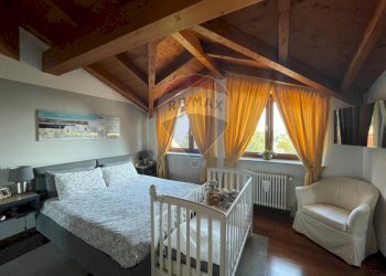 Camera / camera da letto - Villa via Primo Maggio
 
13, Montano Lucino - foto 26