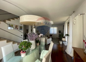 Sala da pranzo - Villa via Primo Maggio
 
13, Montano Lucino - foto 38