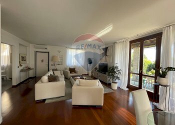 Soggiorno - Villa via Primo Maggio
 
13, Montano Lucino - foto 40