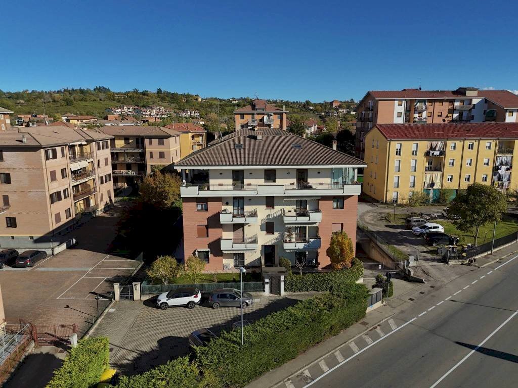 Facciata - Trilocale strada Statale per Genova, Tortona - foto 1