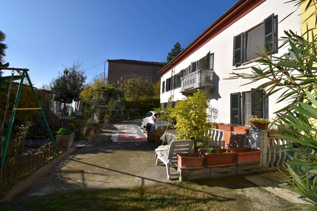 Giardino - Rustico via Collina Forni, Montaldo Scarampi - foto 2