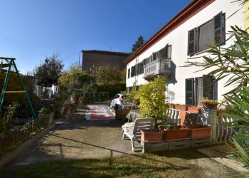 Giardino - Rustico via Collina Forni, Montaldo Scarampi - foto 2