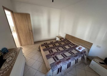 Camera da letto - Three-room apartment via Orocco, 5, Comerio - photo 10