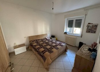 Camera da letto - Three-room apartment via Orocco, 5, Comerio - photo 27