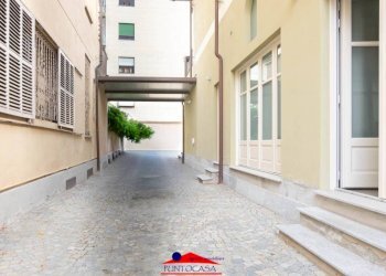 Cortile interno - Villa piazza 20 Settembre, 11, Saluzzo - foto 39