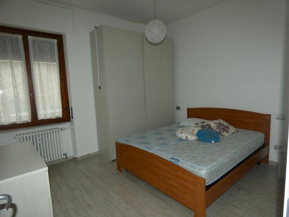 Camera da letto - Three-room apartment via Nazario Sauro, Alba - photo 2