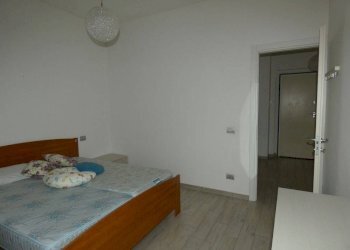 Camera da letto - Trilocale via Nazario Sauro, Alba - foto 3