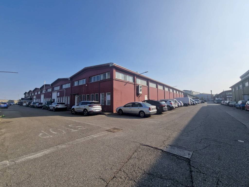 Zona - Capannone via delle Industrie, Arese - foto 1