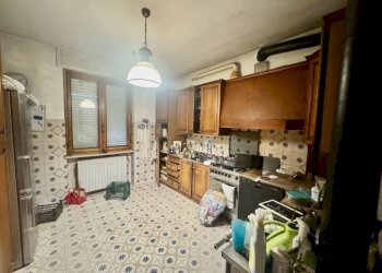 Cucina - Appartamento via San Giuseppe, 30, Biella - foto 14