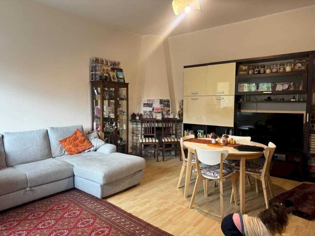 Salone - Villa via Raffaello, Pomezia - photo 3