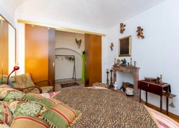 Camera da letto - Three-room apartment via Carlo Alberto, 44, Torino (neighborhood Centro) - photo 23