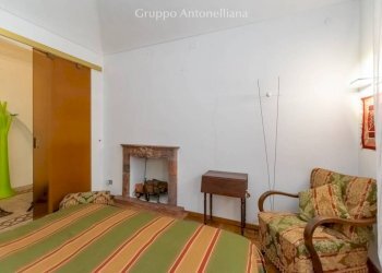 Camera da letto - Three-room apartment via Carlo Alberto, 44, Torino (neighborhood Centro) - photo 24