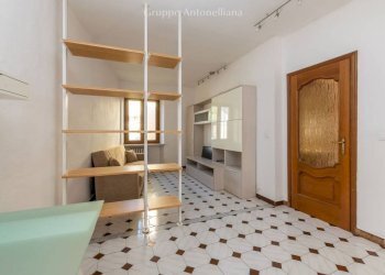 Soggiorno - Four-room apartment via Real Collegio, 18, Moncalieri - photo 8
